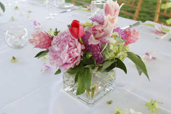maui dining table at wedding reception