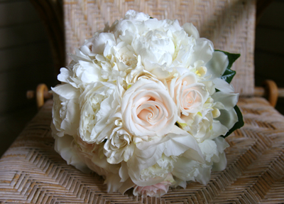 white peonies with blush roses for bride