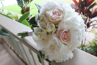 maui bouquet in white