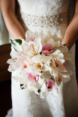 simply wonderful white bouquet