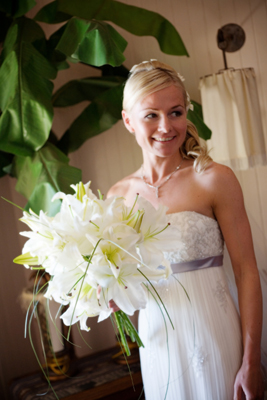 brides mix of casa blanca lilies