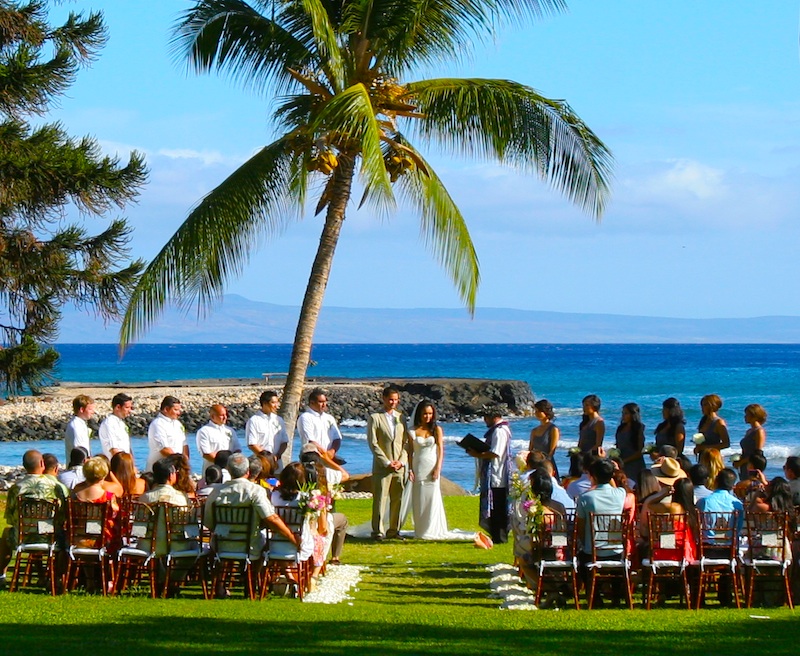 Wedding by the sea in Hawaii Maui