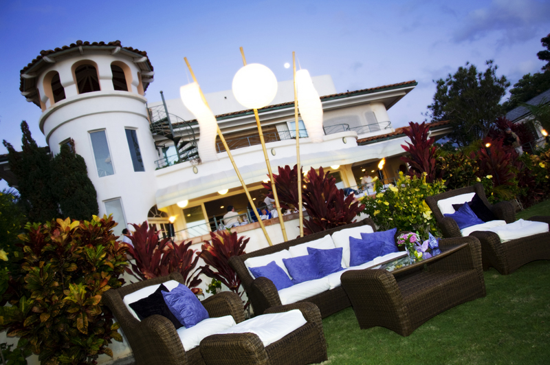 Lahaina Wedding Site: Blue Sky Beach Villa