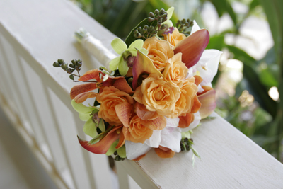 apricot roses for bridemaids bouquet